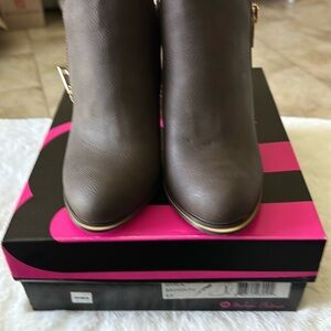Michael Antonio brown boots size 8 1/2